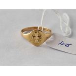 A Maltese cross signet ring 18c gold size O 2 gms