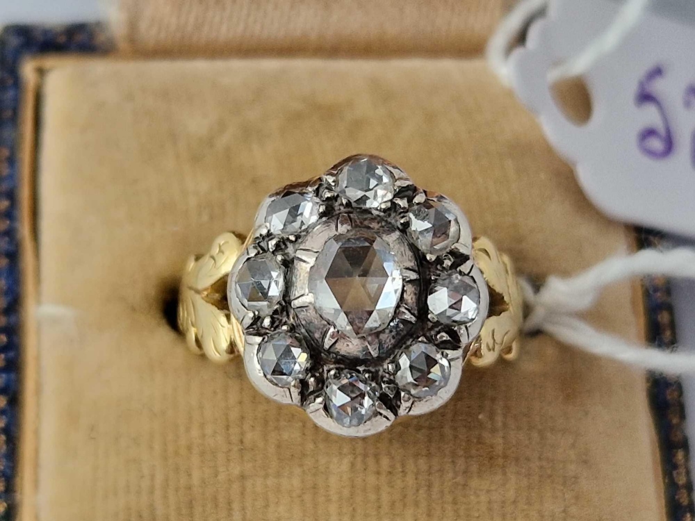 A EARLY VICTORIAN HIGH CARAT GOLD SILVER SET ROSE DIAMOND CLUSTER RING SIZE L 5.1 GMS BOXED - Bild 2 aus 5