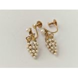 Pair of grape style screw back pearl & 9ct earrings 3.3g inc