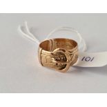 A buckle ring in 9ct size M 4.4g