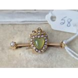 A VICTORIAN HIGH CARAT GOLD PEARL AND CHALCEDONY HEART BROOCH IN BOX