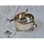 A tea strainer on stand with three pad feet, 2.25” diameter Birmingham 1936 by H&H, 61 g.