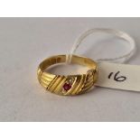 Antique Victorian 18ct gypsy ring set with 2 diamonds and a ruby, hallmarked Birmingham 1898 size P