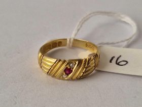 Antique Victorian 18ct gypsy ring set with 2 diamonds and a ruby, hallmarked Birmingham 1898 size P