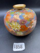 A good quality Satsuma vase decorated with Chrysanthemum 4 inches diameter