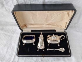 A boxed cruet set with two B.G.L's, Birmingham 1929, 96g