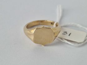 A Good Heavy Gents Signet Ring 9Ct Size X 9 Gms