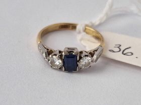 A 18Ct Gold And Platinum Three Stone Sapphire And Diamond Ring Size L 2.7 Gms