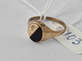 A Onyx And Diamond Signet Ring 9Ct Size S 2 Gms
