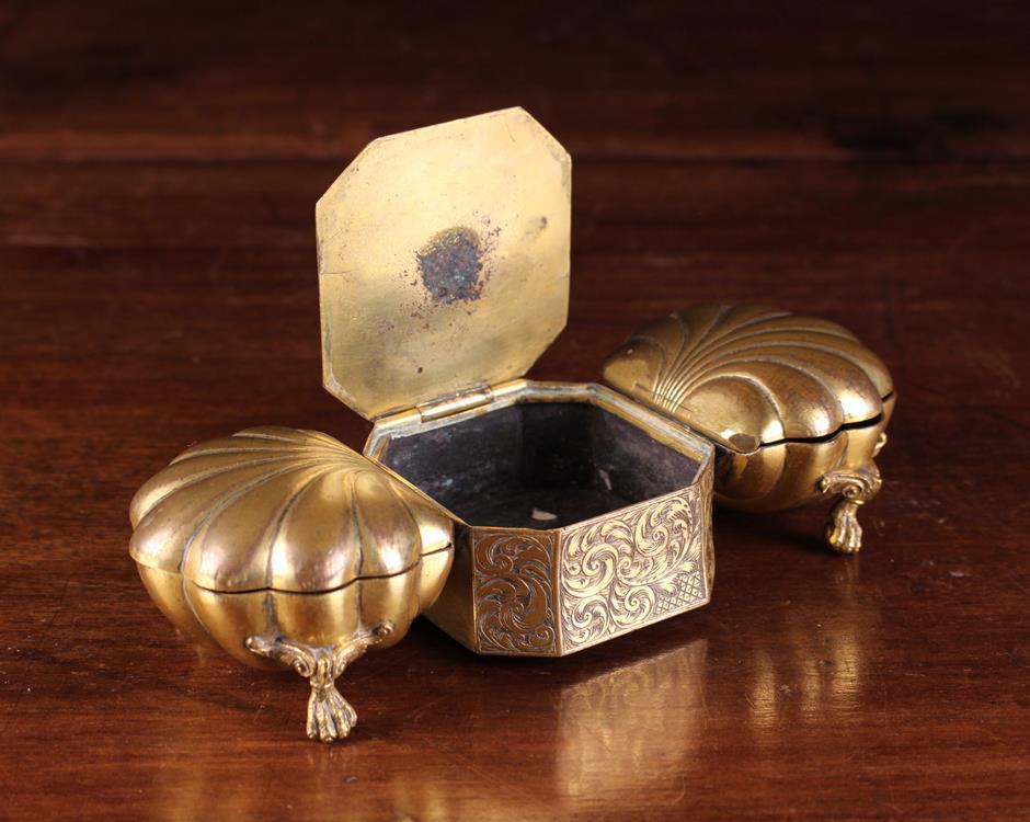 A Fine Quality Antique Gilt Bronze Table-top Triple Compartment Snuff Box. - Image 3 of 3