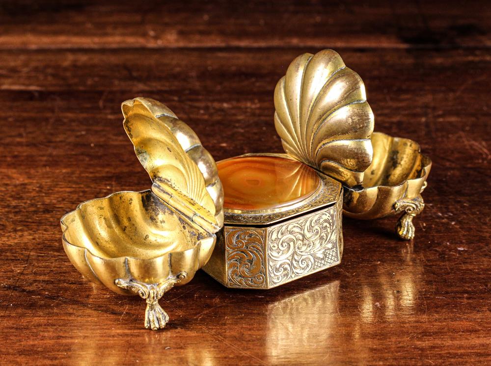 A Fine Quality Antique Gilt Bronze Table-top Triple Compartment Snuff Box. - Image 2 of 3