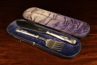 A Pair of Fine Cased Edwardian Silver Fish Servers by The Goldsmiths & Silversmiths Company Ltd,