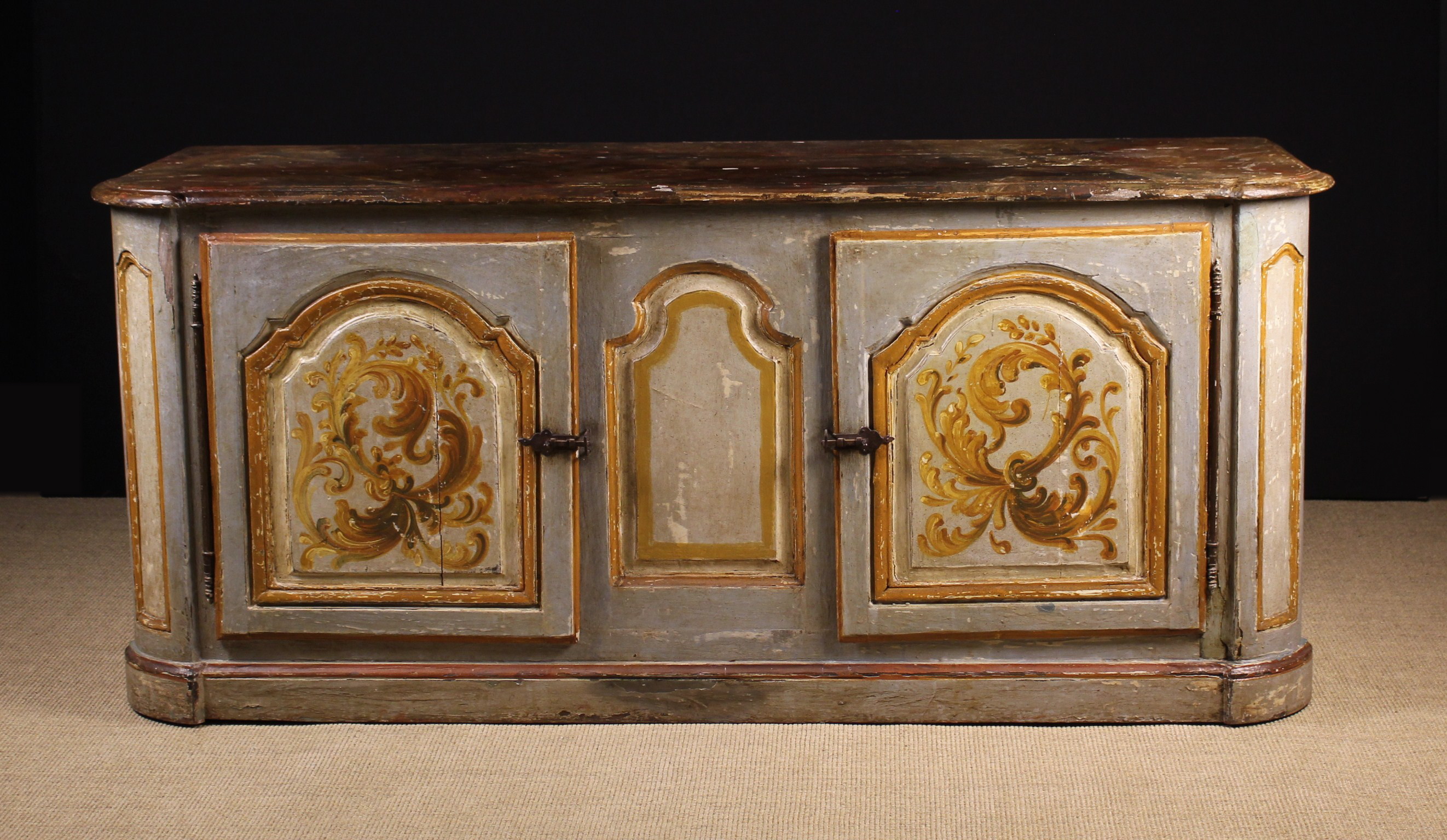 An 18th Century Painted Low Dresser (A/F). - Image 2 of 2