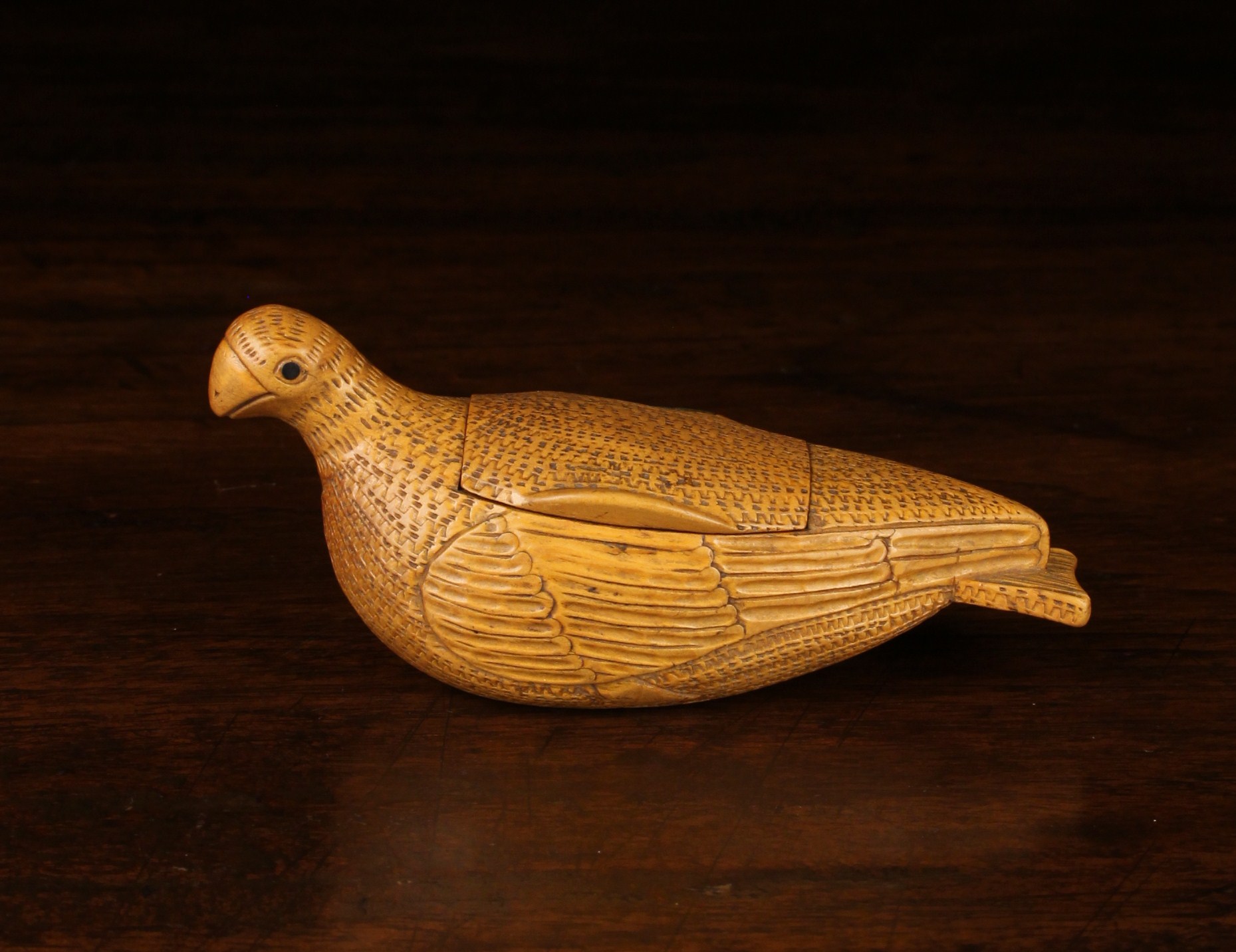 A Late 19th Century Boxwood Snuff Box in the form of a bird, - Image 3 of 4
