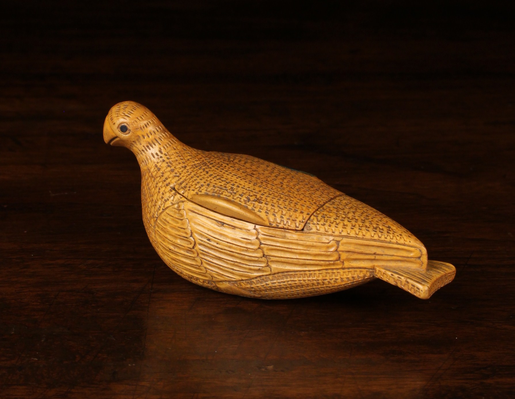 A Late 19th Century Boxwood Snuff Box in the form of a bird, - Image 4 of 4