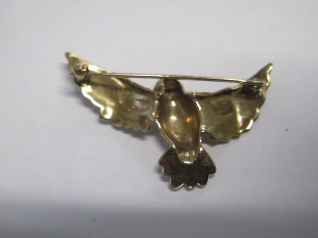 A 9ct yellow gold bird brooch - Width 4.5cm - approx weight 5.9 grams - good condition - Image 2 of 3