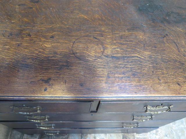 A Georgian oak five drawer chest on bracket feet - Height 93cm x Width 92cm x Depth 51cm - Image 4 of 5