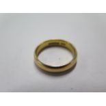 A hallmarked 22 band ring size N/O - approx weight 6.2 grams