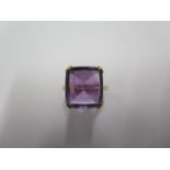 A yellow gold Amethyst ring size O - approx weight 4.4 grams - surface tests to 9ct