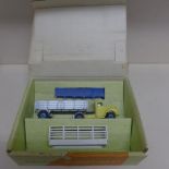 Dinky Toys boxed Commer convertible articulated truck 424 - in good condition, minor marks