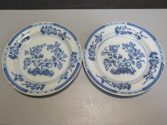 A pair of Oriental 19th century blue and white plates - Diameter 23cm - chips and frits to rims - Image 4 of 5