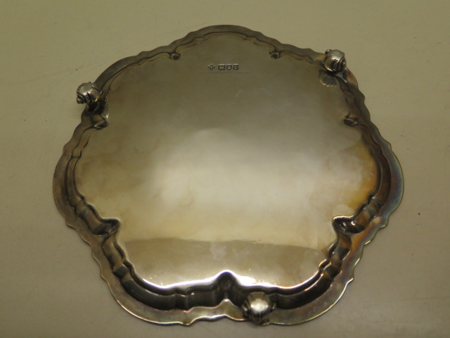 A silver salver London 1904/05 JR & A Ltd - Width 21cm, approx weight 15 troy oz - no engraving, - Image 2 of 3