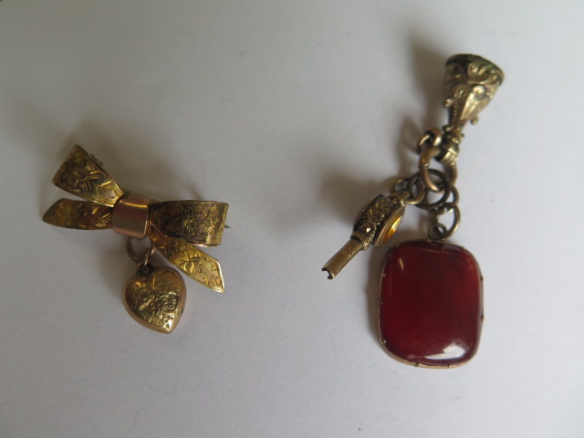A gilt metal pin brooch, gilt metal Chinese pendant, gilt metal fobs and watch key and a gilt - Image 5 of 6