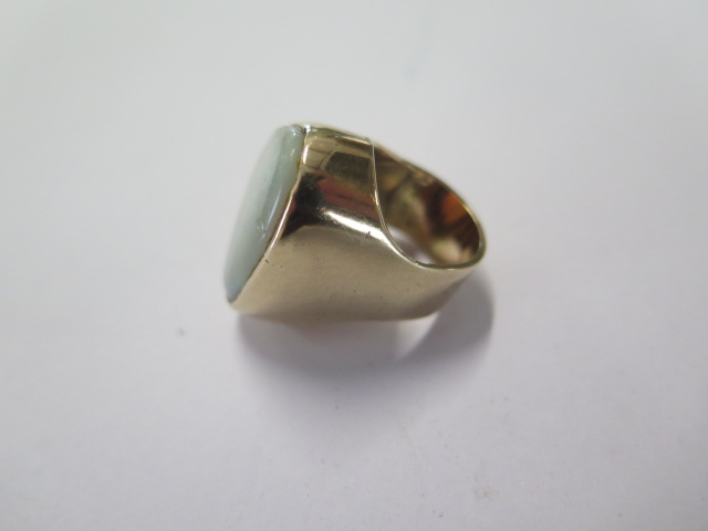 A gilt metal opal ring size H/I - head approx 25mm x 20mm - surface tests to approx 9ct gold - - Image 2 of 4