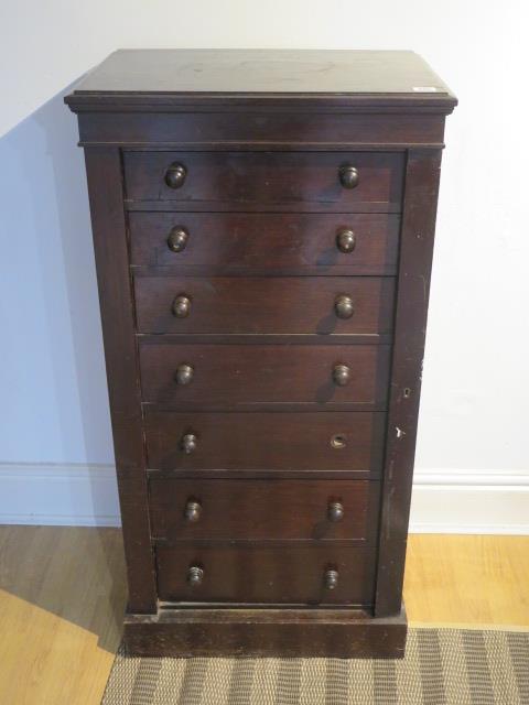 A 19th century mahogany seven drawer wellington chest - Height 110cm x Width 55cm
