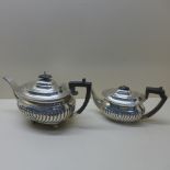 Two silver teapots Chester 1906/07 Barker Brothers Ltd - approx weight 20.3 troy oz and Sheffield