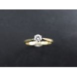 A hallmarked 18ct yellow gold solitaire diamond ring approx 0.20ct - ring size M - approx weight 2