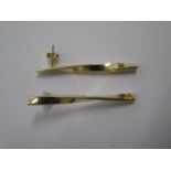 A pair of 18ct gold drop earrings - Length 4.5cm - approx weight 2.2 grams - good condition