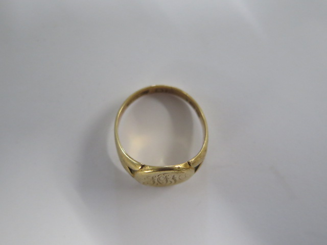 An 18ct yellow gold signet ring size R - approx weight 7.3 grams - Image 3 of 3