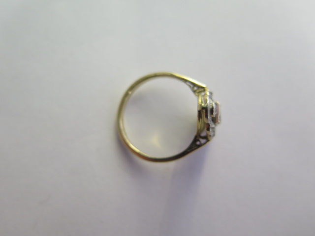 An 18ct yellow gold diamond and emerald ring size L -approx weight 3 grams - head approx 14mm x 10mm - Image 3 of 3