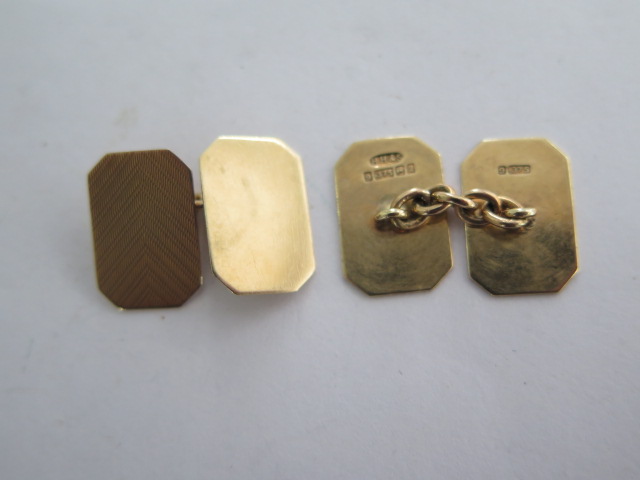 A pair of 9ct yellow gold cufflinks - no engraving - approx weight 4.7 grams