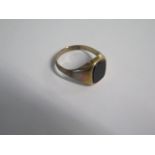 A gilt metal signet ring size Y - approx weight 4.9 grams - surface tests to approx 9ct