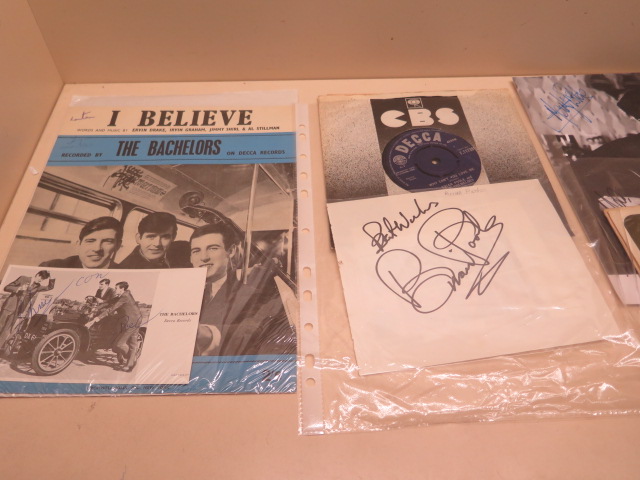 Five pop music signatures and four records including Tom Jones - Image 3 of 3