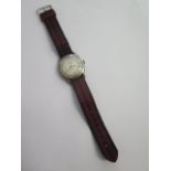 A manual wind Accurist 21 Jewel gents wristwatch - 32mm case - some wear to case, running