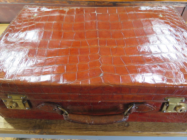 An Edwardian crocodile leather gentleman's vanity case , trunk, by Mappin and Webb , the hinged - Image 7 of 13