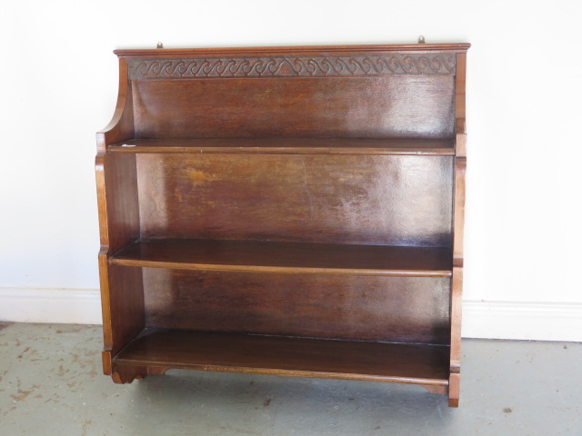 A set of mahogany hanging shelves - Height 93cm x 93cm x 22cm