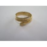 A 9ct yellow gold serpent ring size N/O - approx weight 3.6 grams - good condition