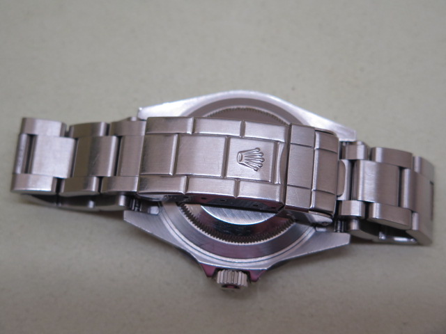 A Rolex stainless steel Oyster Perpetual date Submariner bracelet wristwatch model 16610 serial - Image 3 of 7