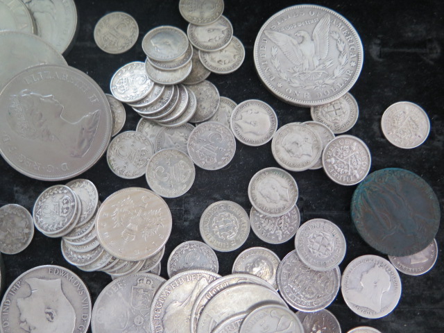 A collection of World coinage including approx 7 troy oz silver coinage including an 1821 crown - Image 4 of 10