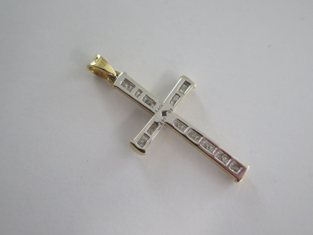 An 18ct yellow gold diamond cross, total diamond weight marked to the back 0.50ct, approx 40mm - Image 4 of 6