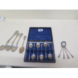 A boxed set of 6 silver Apostle spoons and 8 other silver spoons (4 marked 800), total weight approx