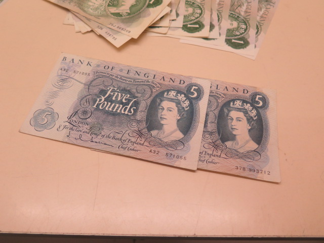 A good collection of Bank of England notes - 3 x 10 Shilling, 31 x £1, 6 x £5 - Image 3 of 4