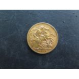 A George V gold full sovereign, dated 1913