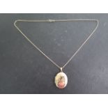 A 9ct yellow gold locket 3cm tall on a 9ct 45cm chain, total weight approx 7 grams
