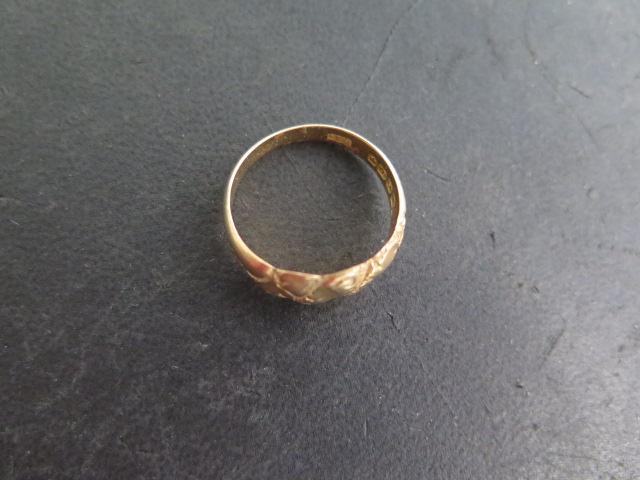 An 18ct yellow gold ring, size S, approx 5.8 grams - Image 3 of 4