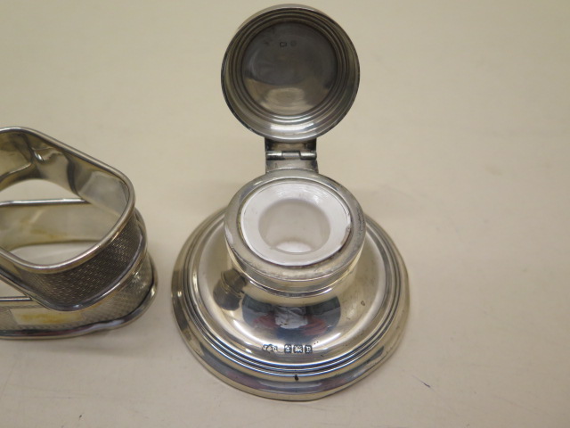 Four silver napkin rings and a small silver inkwell - weighable silver approx 1.5 troy oz - all - Image 2 of 2